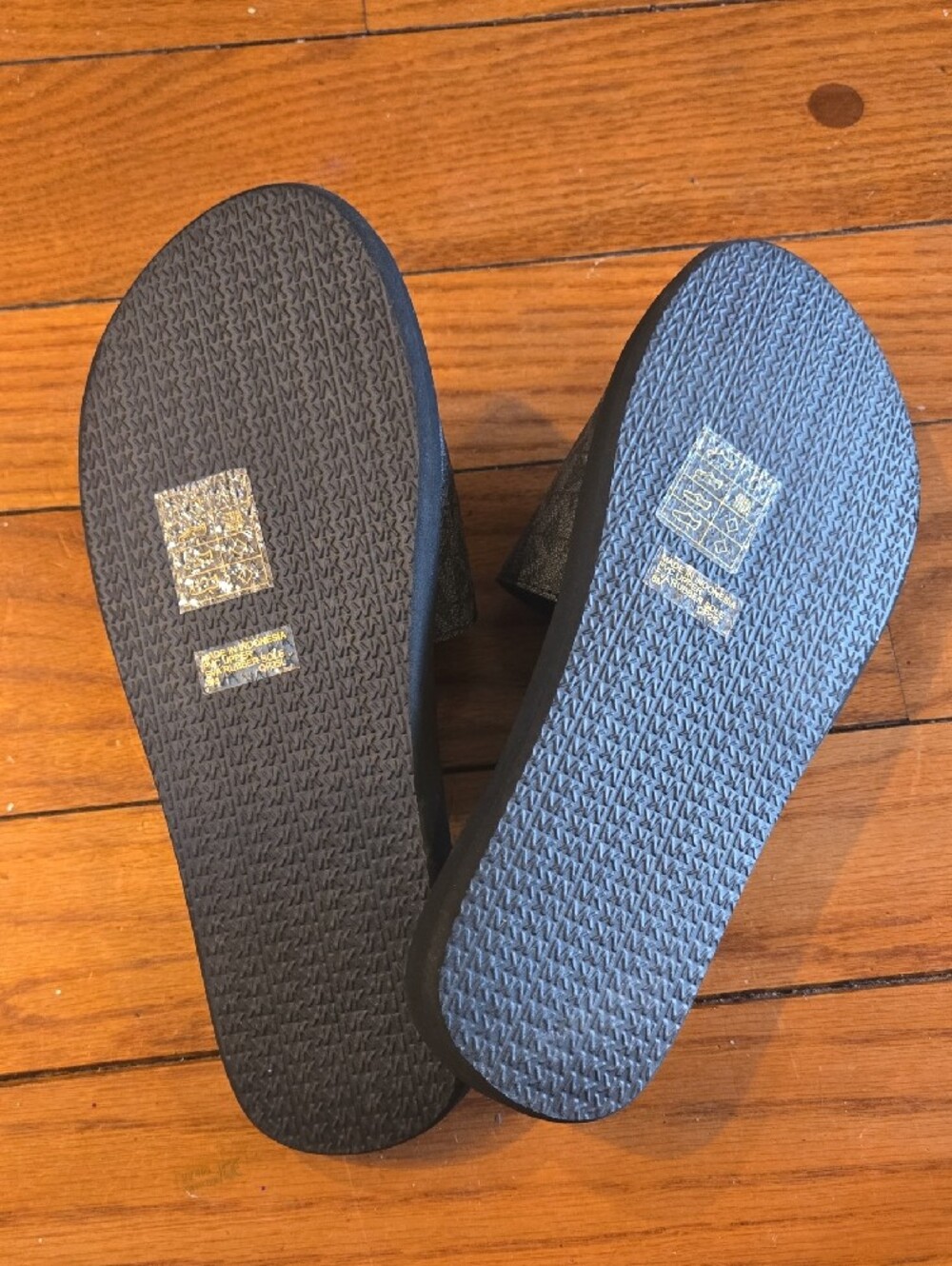 Michael Kors Black Slides - Picture 3 of 3
